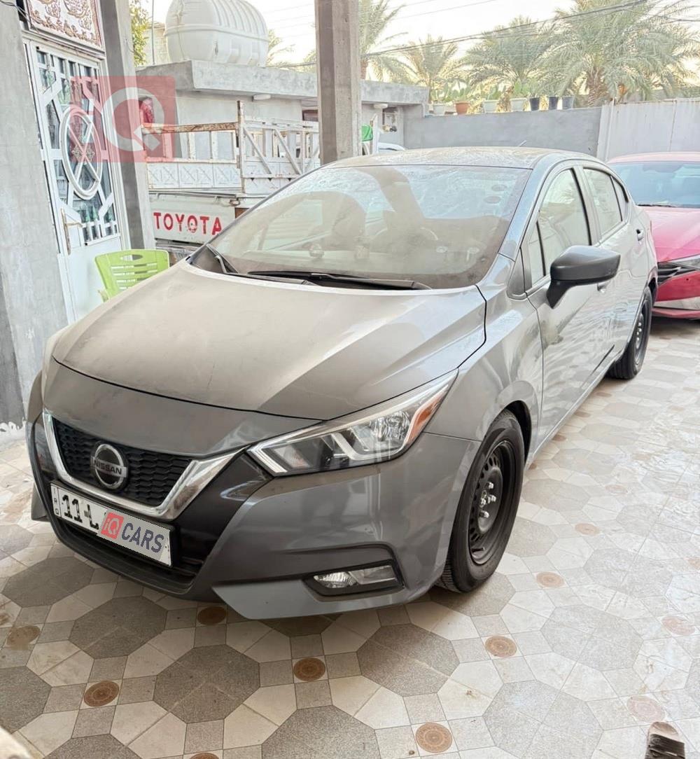 نيسان فيرسا